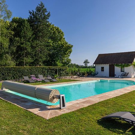 Maison Jardin Gaillard disposant d'une piscine chauffée Bieville-en-Auge Esterno foto