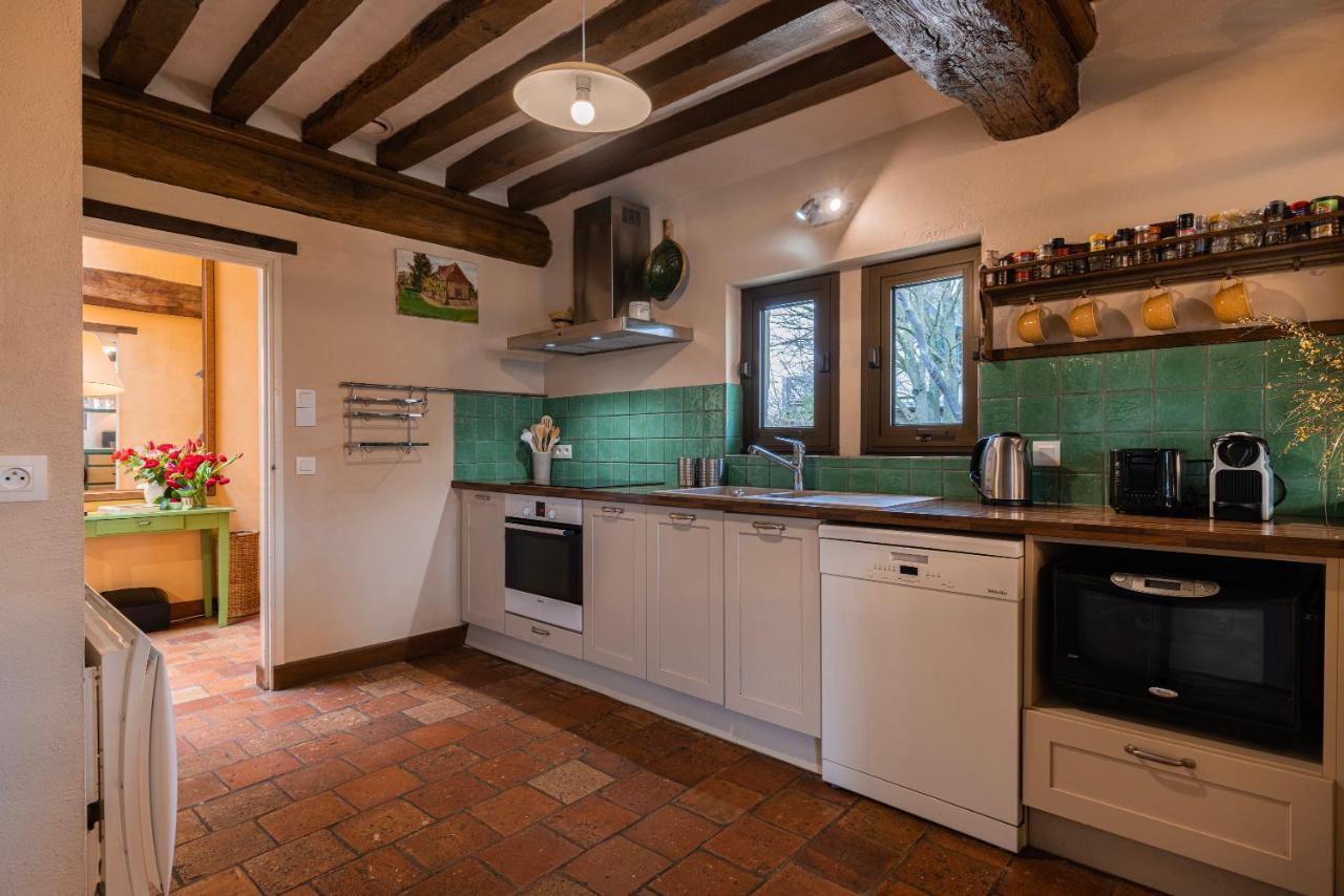 Maison Jardin Gaillard disposant d'une piscine chauffée Bieville-en-Auge Esterno foto