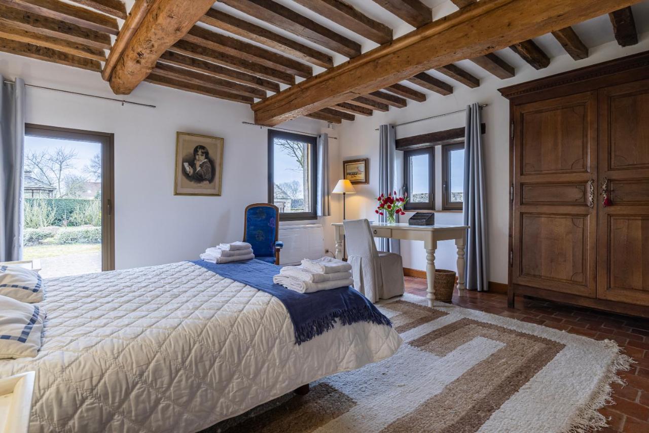 Maison Jardin Gaillard disposant d'une piscine chauffée Bieville-en-Auge Esterno foto