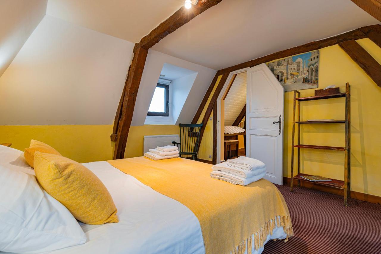 Maison Jardin Gaillard disposant d'une piscine chauffée Bieville-en-Auge Esterno foto