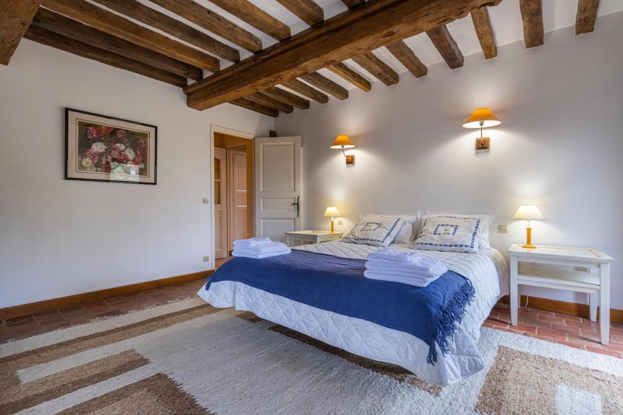 Maison Jardin Gaillard disposant d'une piscine chauffée Bieville-en-Auge Esterno foto