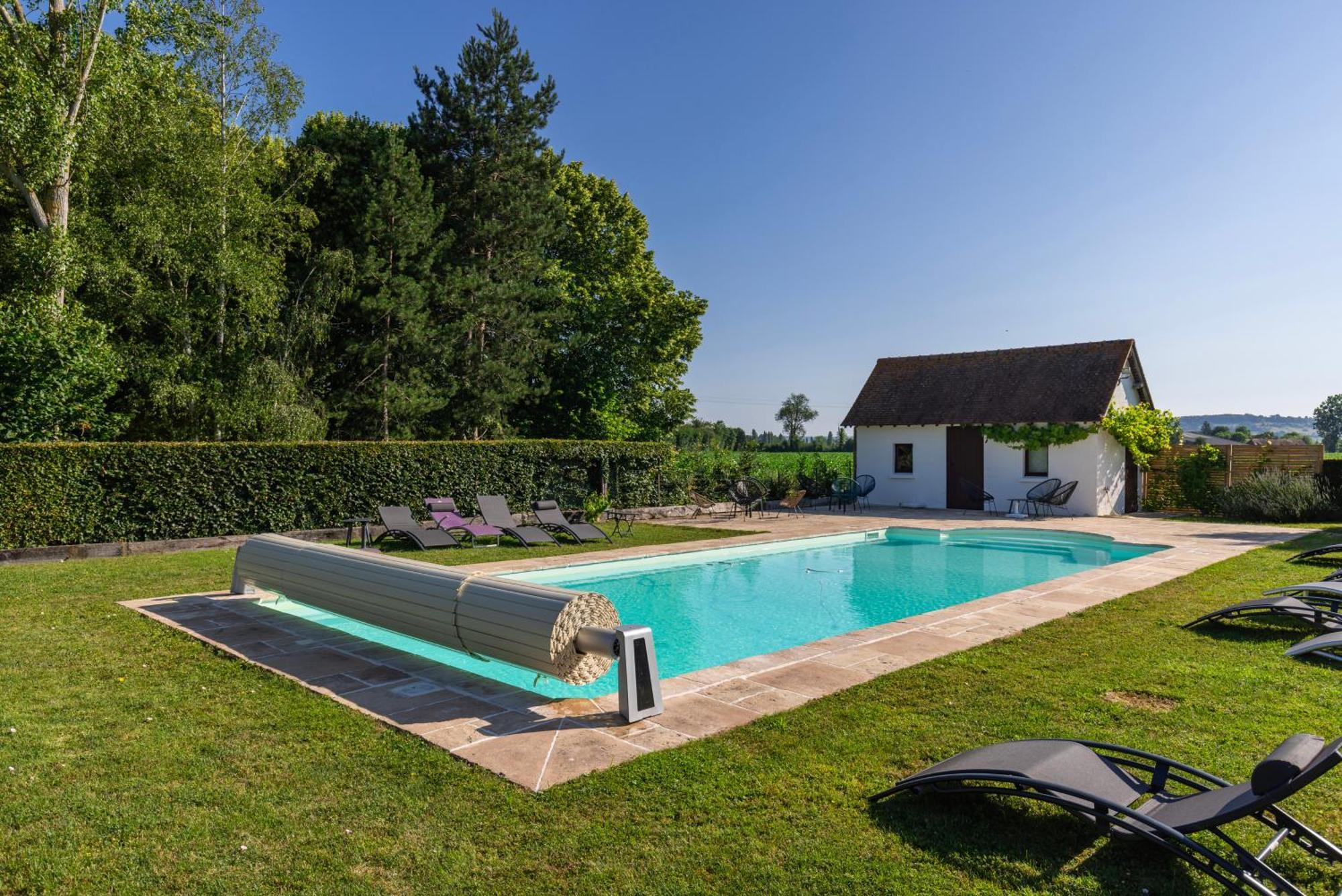 Maison Jardin Gaillard disposant d'une piscine chauffée Bieville-en-Auge Esterno foto