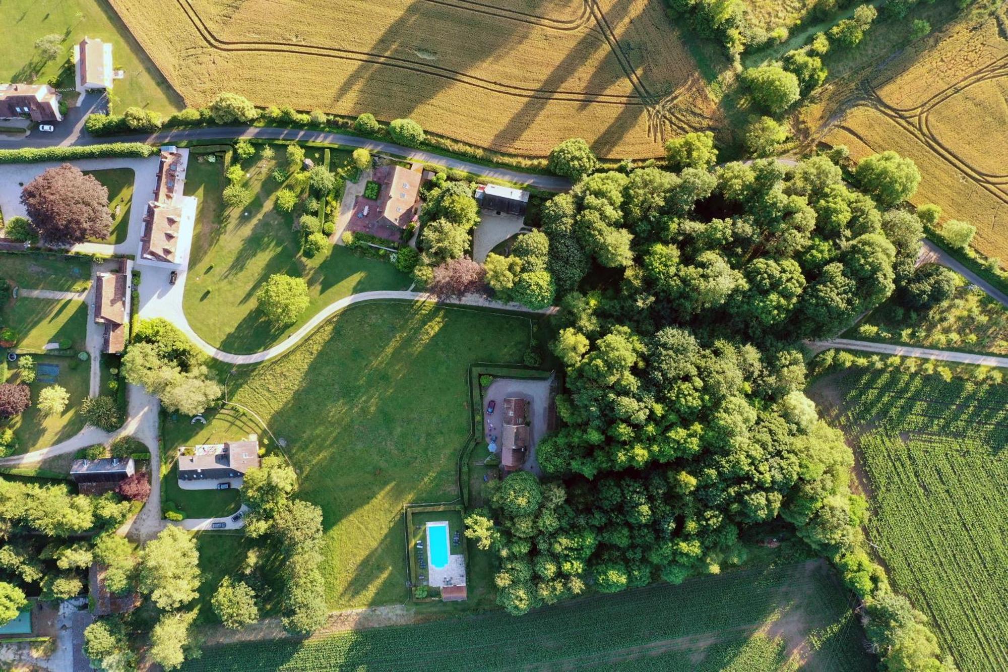 Maison Jardin Gaillard disposant d'une piscine chauffée Bieville-en-Auge Esterno foto